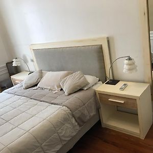 Beautiful Classic Style Apartment In Buenos Aires Downtown